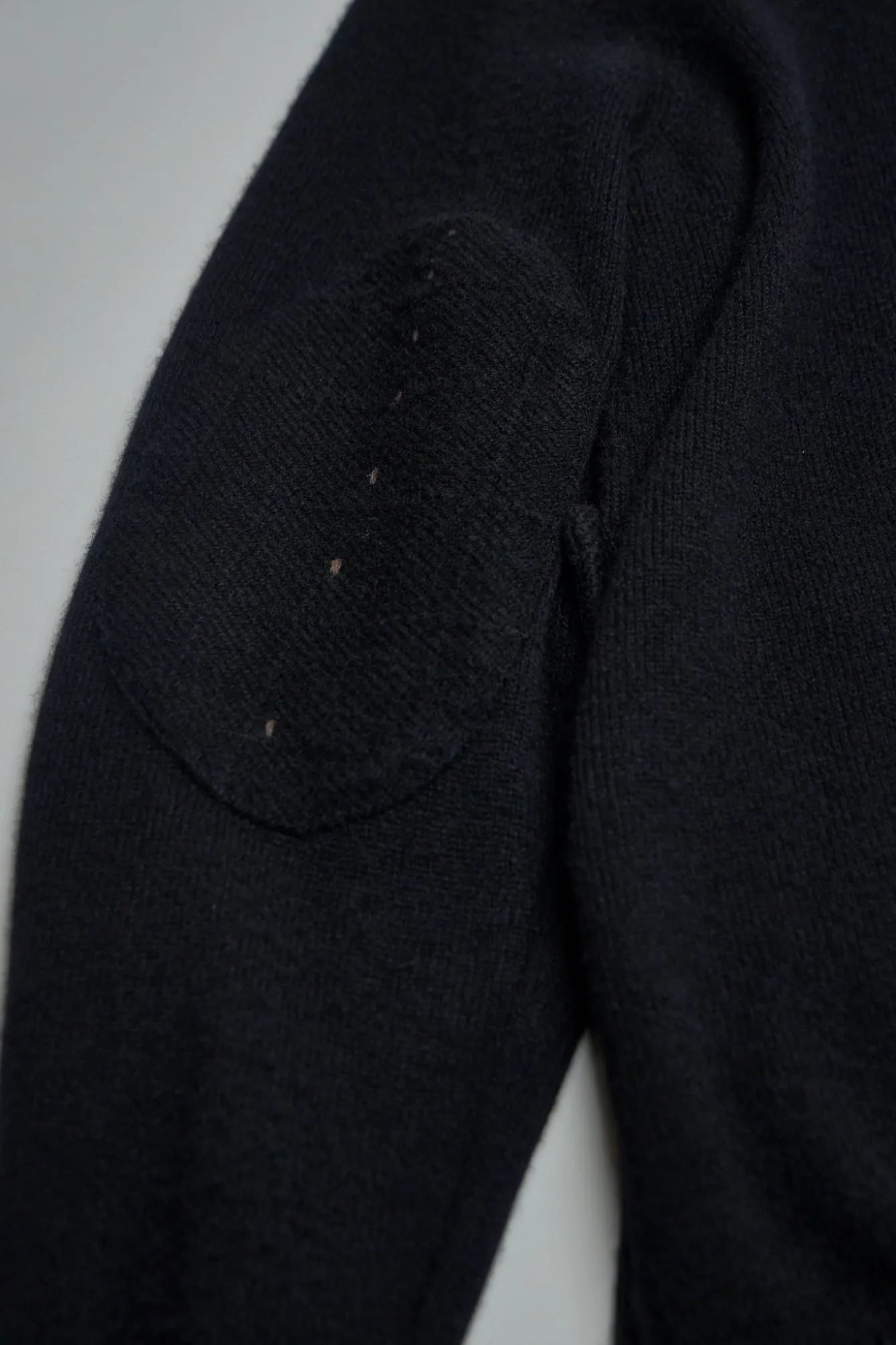 Geoffrey B. Small EV8K06 Handmade 8 Button-Front V-Neck Cardigan Sweater - LABELS